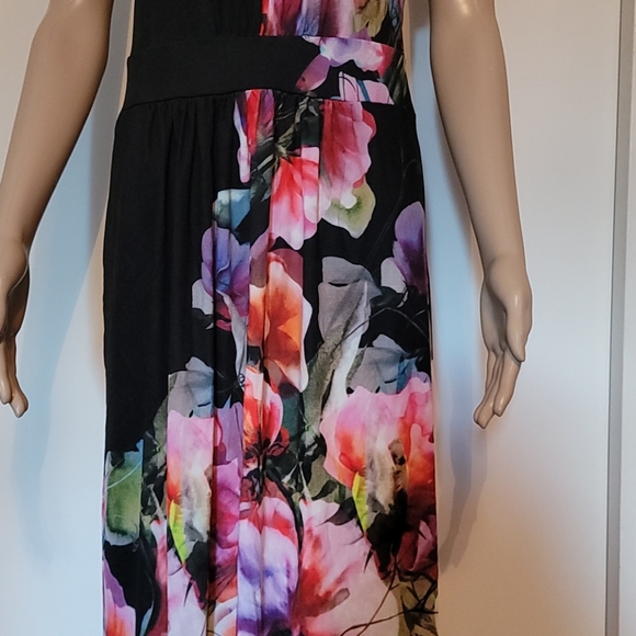 Floral floor length dress - Picture 5 of 14